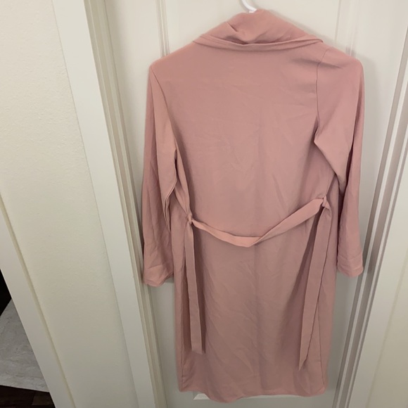 Pink duster - Picture 2 of 2